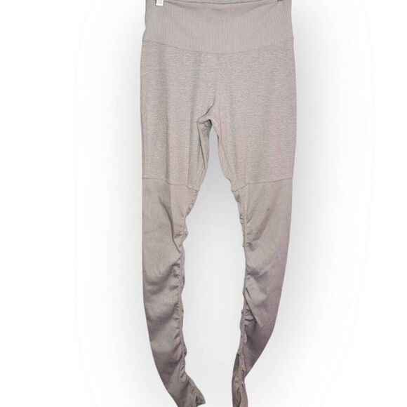 Alo Yoga Women's High-Waist Alosoft Goddess Legging Cream size Medium - Picture 1 of 6